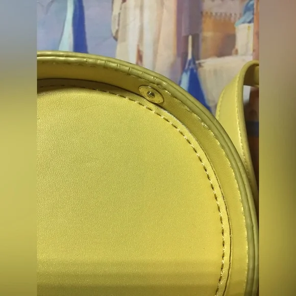 Cakeworthy dole whip purse limited release crossbody -preowned - Picture 5 of 10